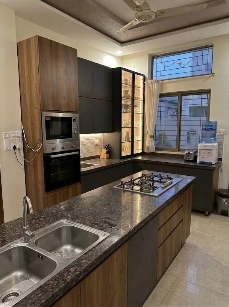 A kitchen made to fit. Kitchens & Custom Furniture from the Mock Rock Gardening portfolio.