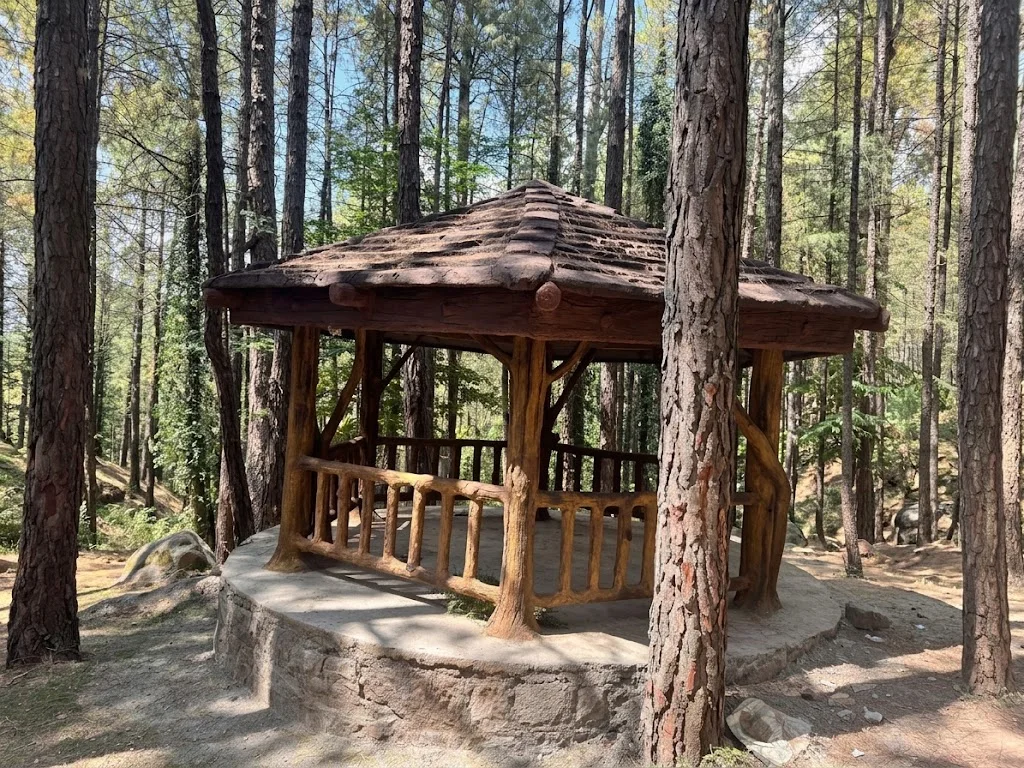 The woodland shelter. Mock Rock, Faux Wood & Sculptures from the Mock Rock Gardening portfolio.